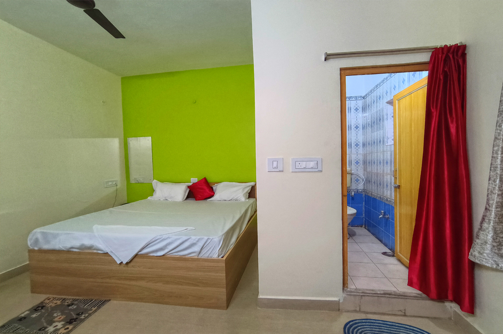 Deluxe Room Near Lingaraj Temple Bhubaneswar Deluxe Room Near Lingaraj Temple Bhubaneswar