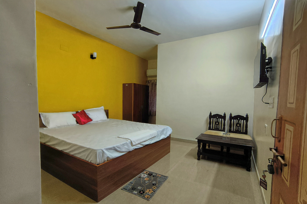 Deluxe Room Plus Near Lingaraj Temple Bhubaneswar